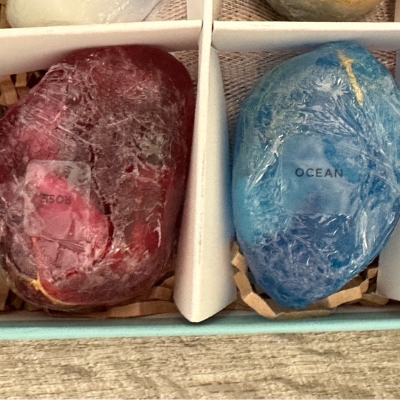 BFF Beauty 6 Piece Scented Hand Face Body Bar Soap Gift Set Gemstone Rock New - Picture 6 of 8